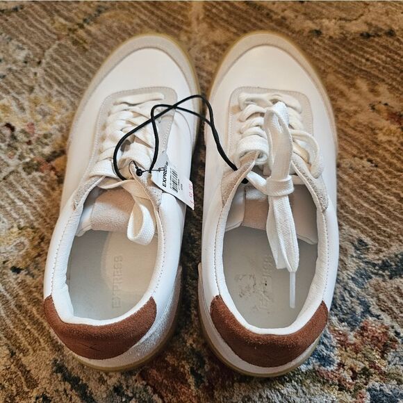 NWT Mens Express tie sneakers in white with suede details sz 9 - Picture 3 of 7